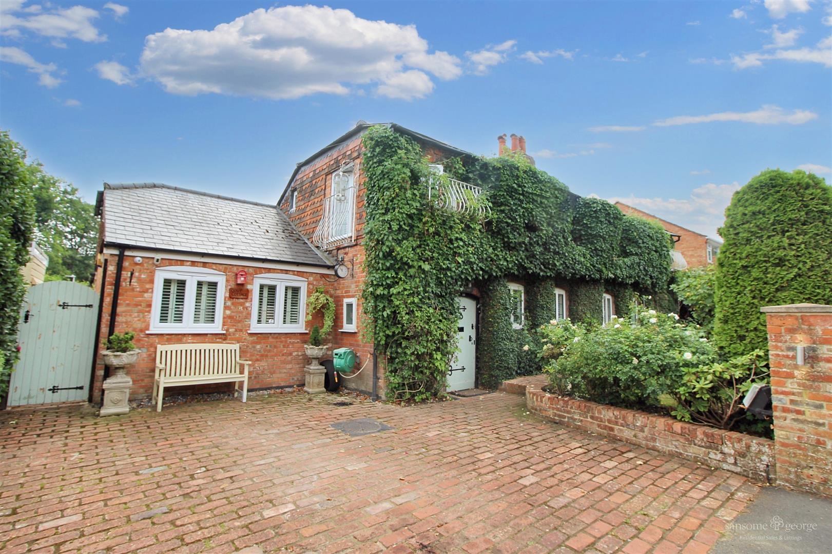 5 bed property in Kentwood Hill, Reading